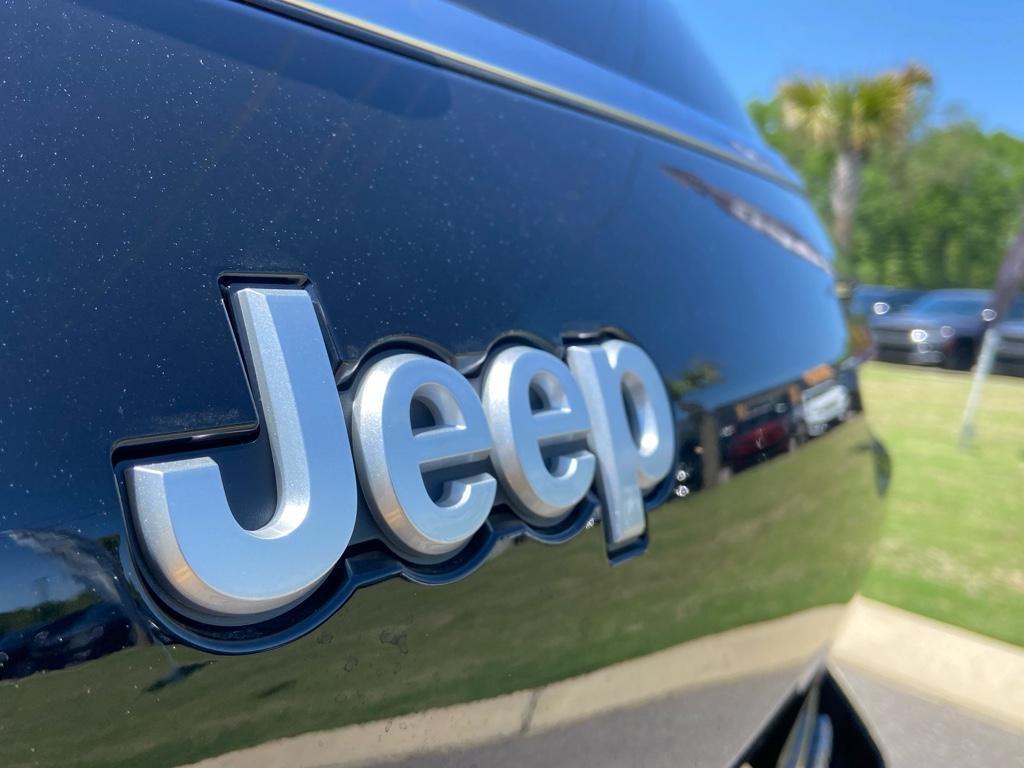 new 2025 Jeep Grand Cherokee L car, priced at $42,211