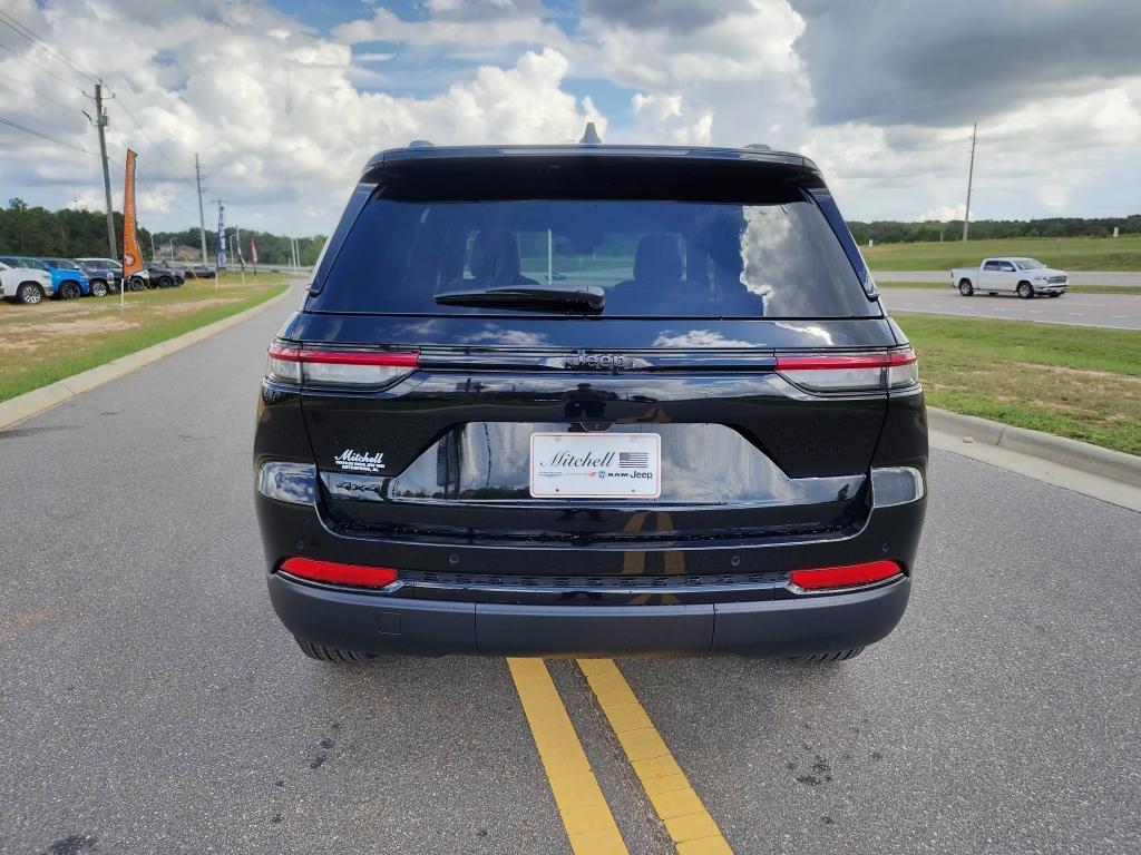 new 2025 Jeep Grand Cherokee car, priced at $43,258