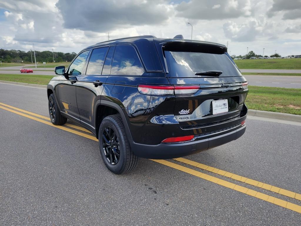 new 2025 Jeep Grand Cherokee car, priced at $43,258