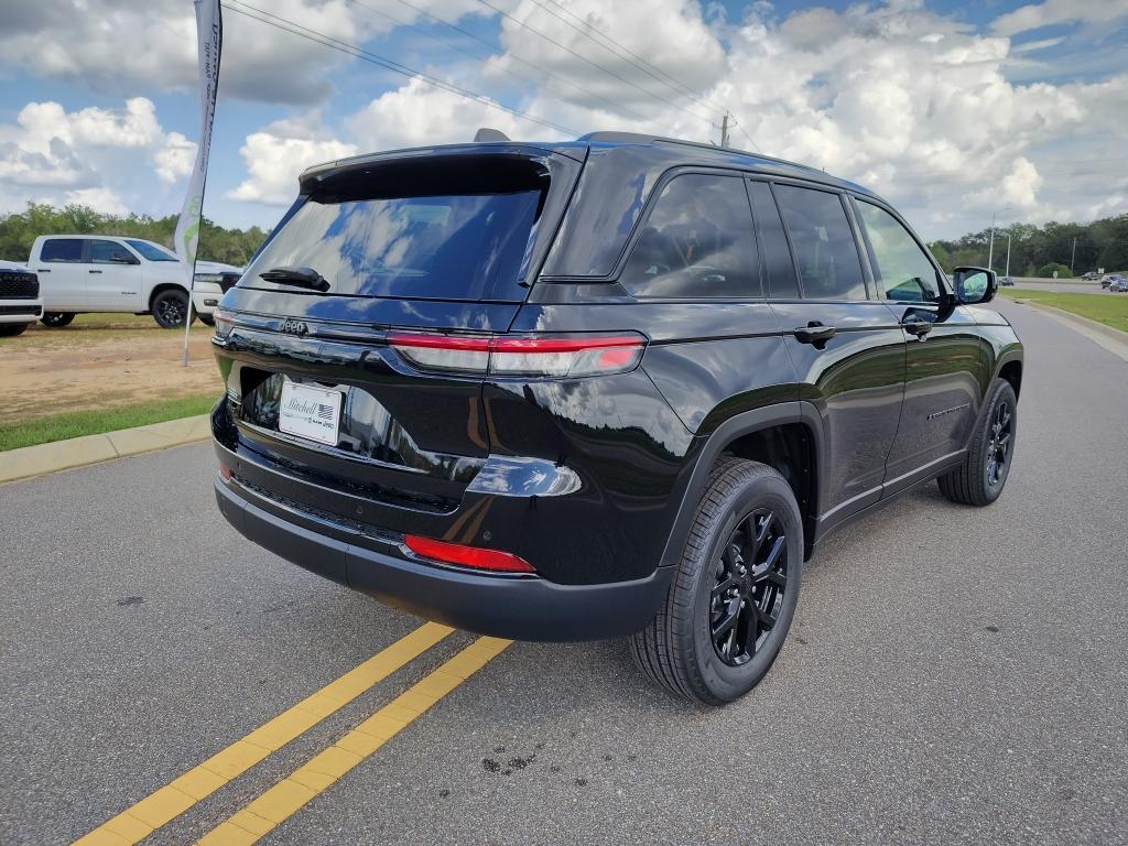 new 2025 Jeep Grand Cherokee car, priced at $43,258