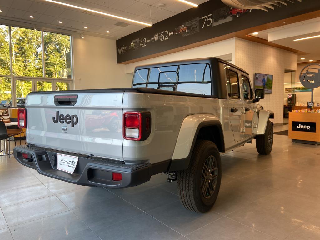 new 2024 Jeep Gladiator car, priced at $51,326