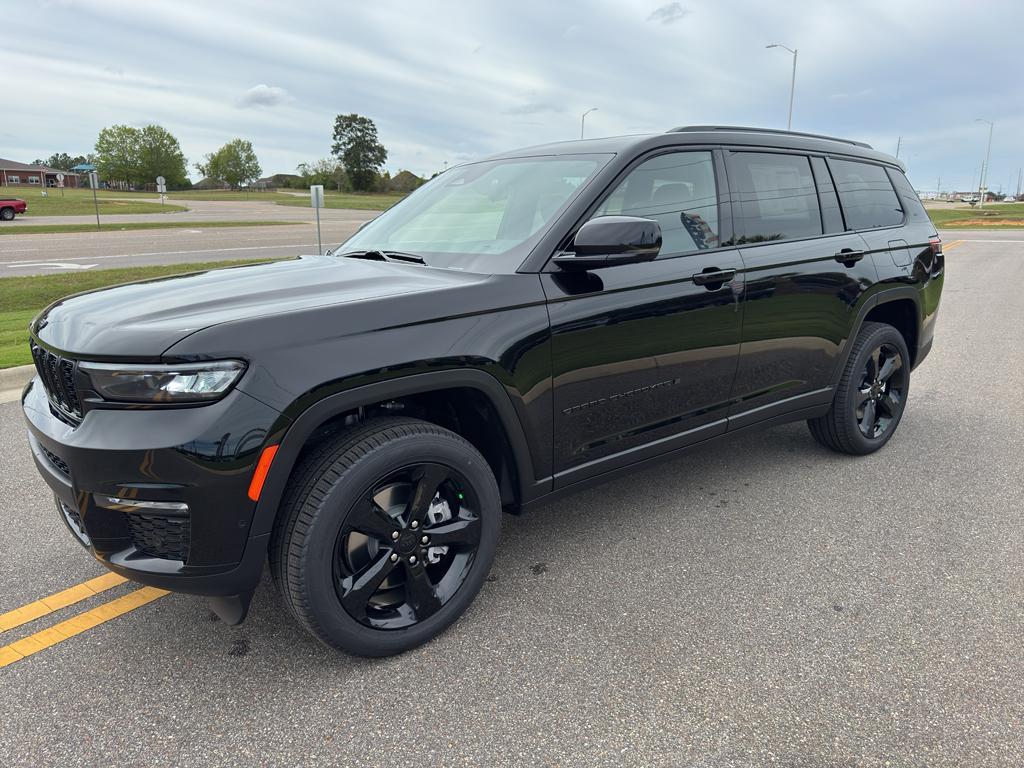 new 2025 Jeep Grand Cherokee L car, priced at $49,883