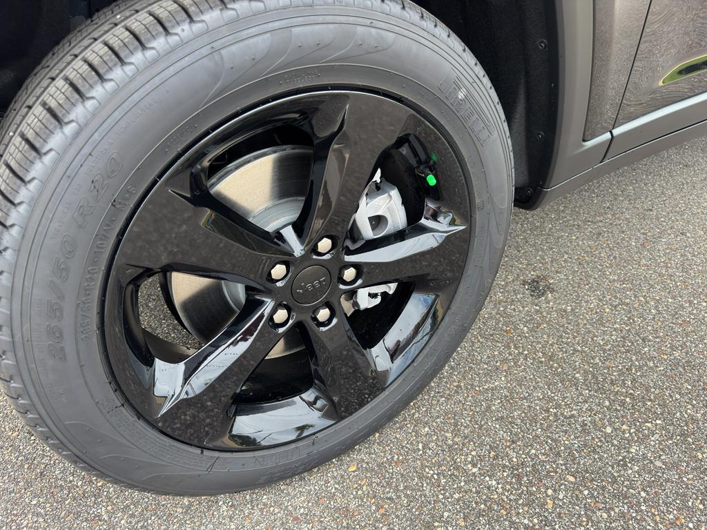 new 2025 Jeep Grand Cherokee L car, priced at $49,883