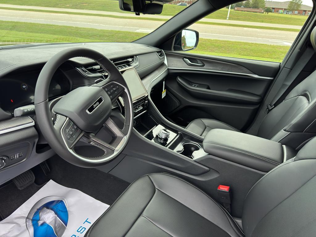 new 2025 Jeep Grand Cherokee L car, priced at $49,883