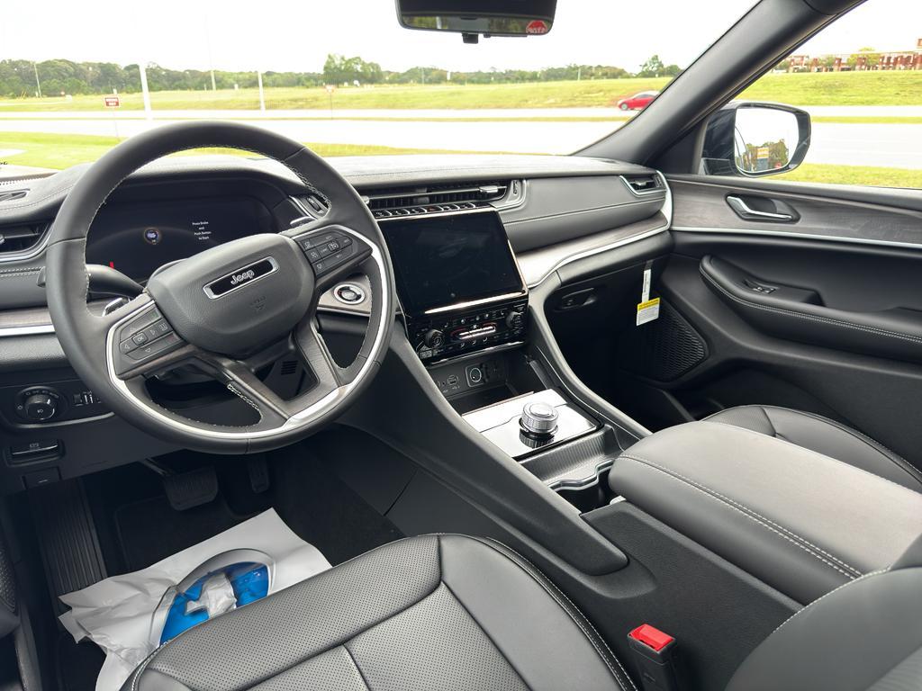 new 2025 Jeep Grand Cherokee L car, priced at $49,883