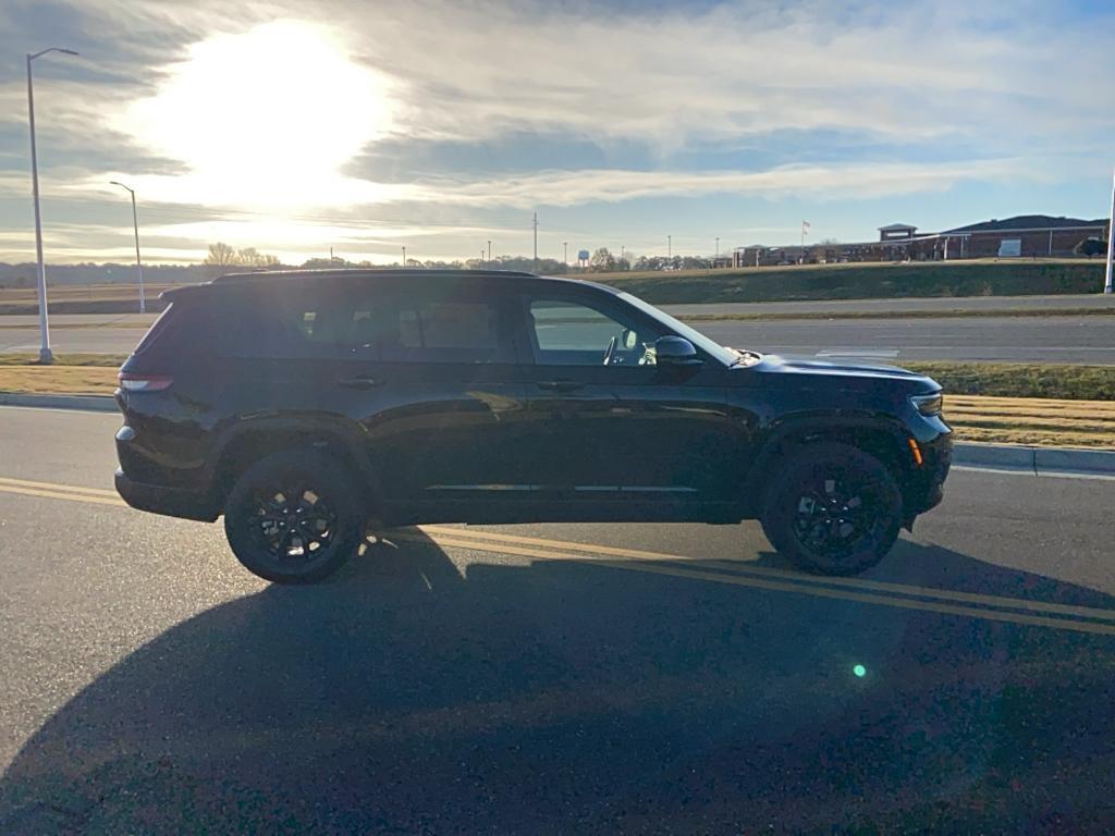 new 2025 Jeep Grand Cherokee L car, priced at $44,030