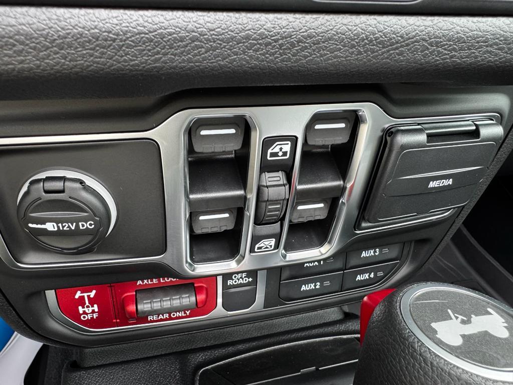 new 2025 Jeep Wrangler car, priced at $52,122
