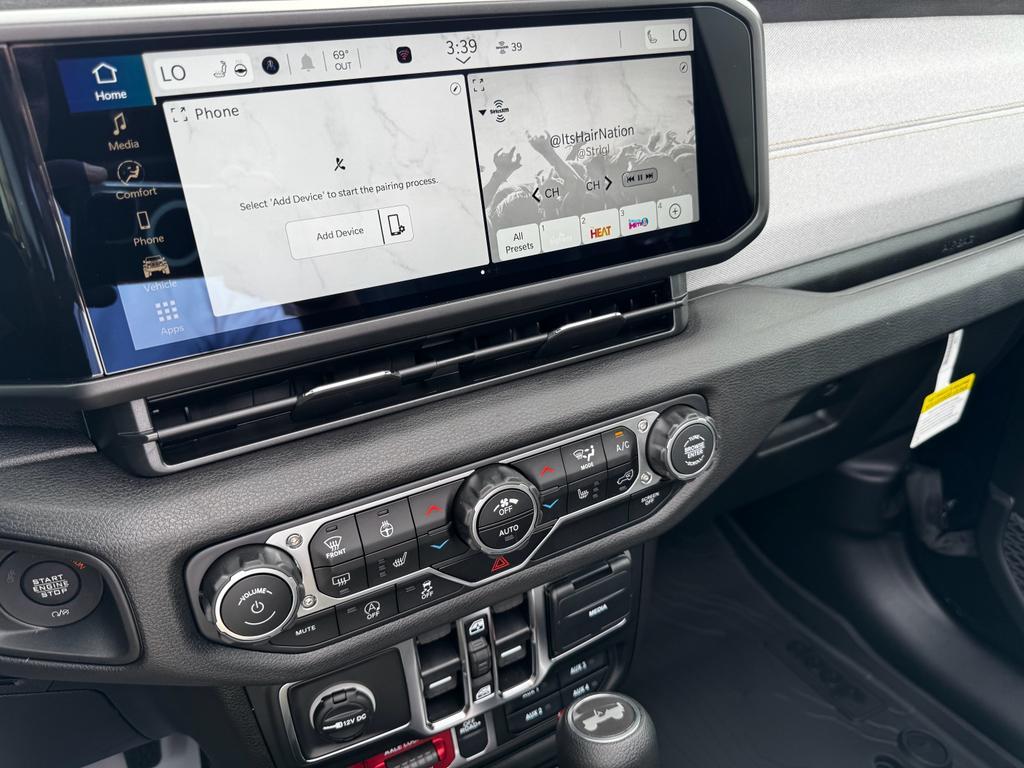 new 2025 Jeep Wrangler car, priced at $52,122