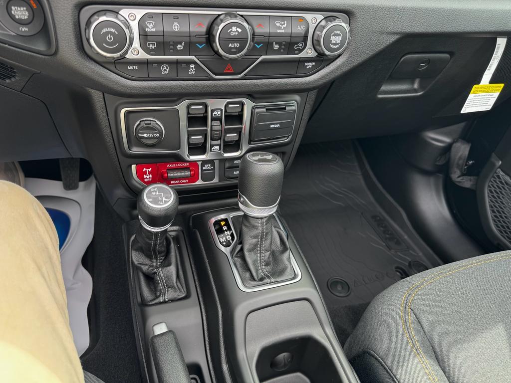 new 2025 Jeep Wrangler car, priced at $52,122