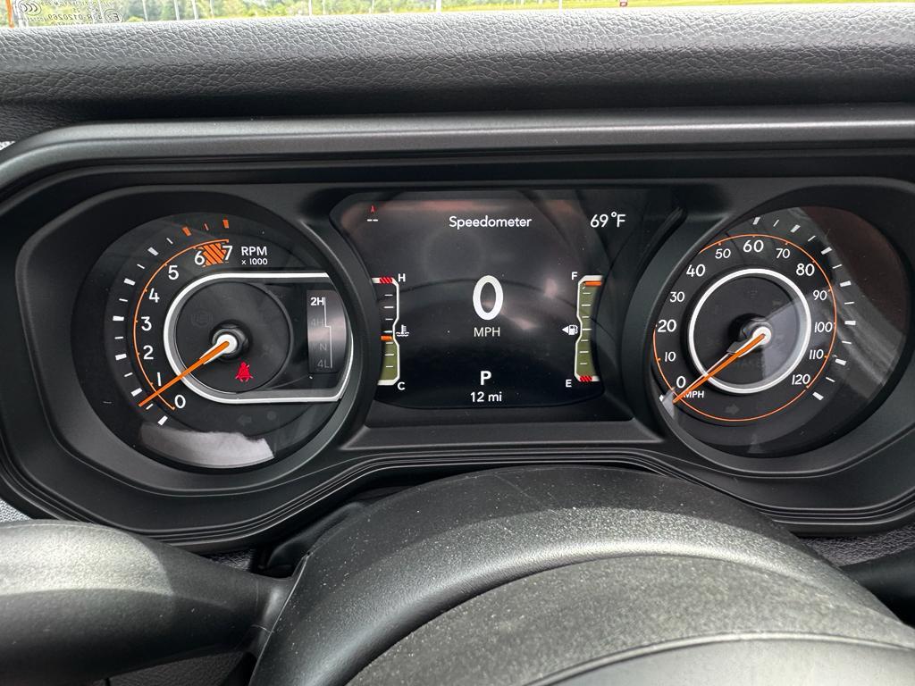 new 2025 Jeep Wrangler car, priced at $52,122