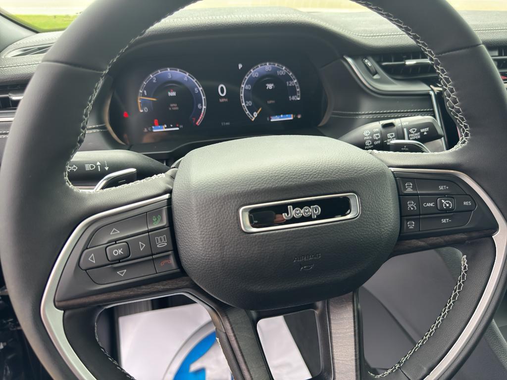 new 2025 Jeep Grand Cherokee car, priced at $48,104