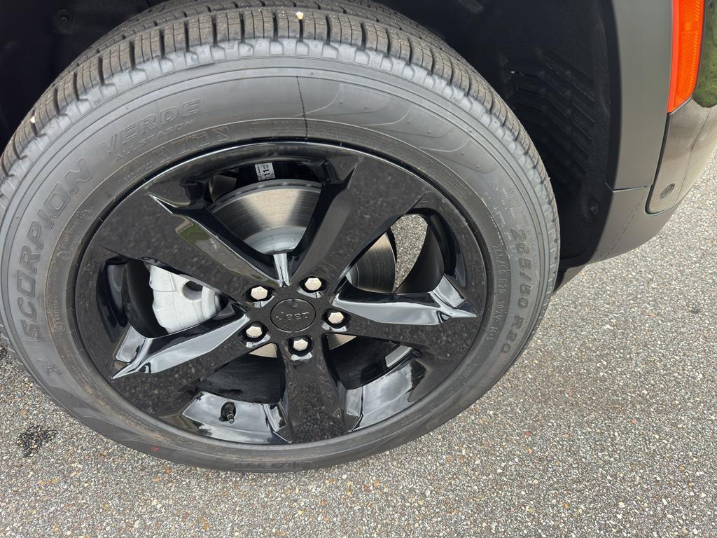 new 2025 Jeep Grand Cherokee car, priced at $48,104