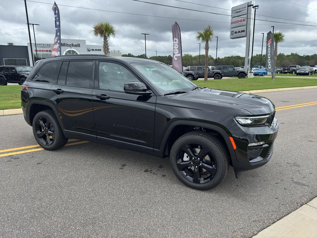 new 2025 Jeep Grand Cherokee car, priced at $48,104