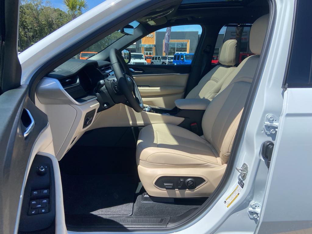 new 2025 Jeep Grand Cherokee L car, priced at $49,708