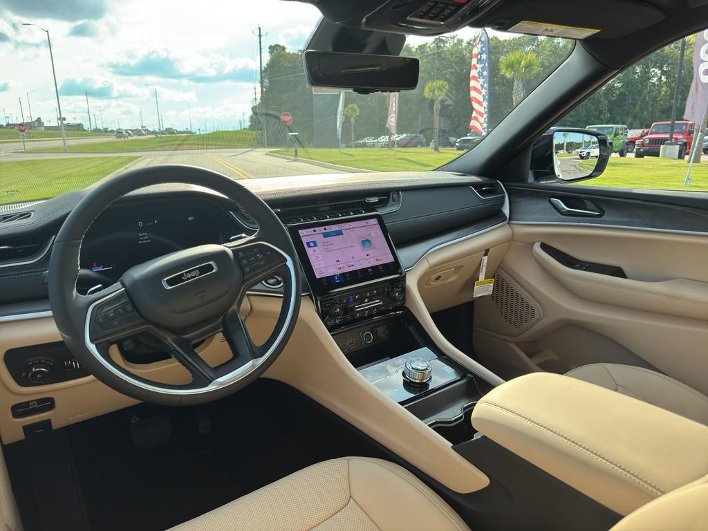 new 2025 Jeep Grand Cherokee L car, priced at $50,260
