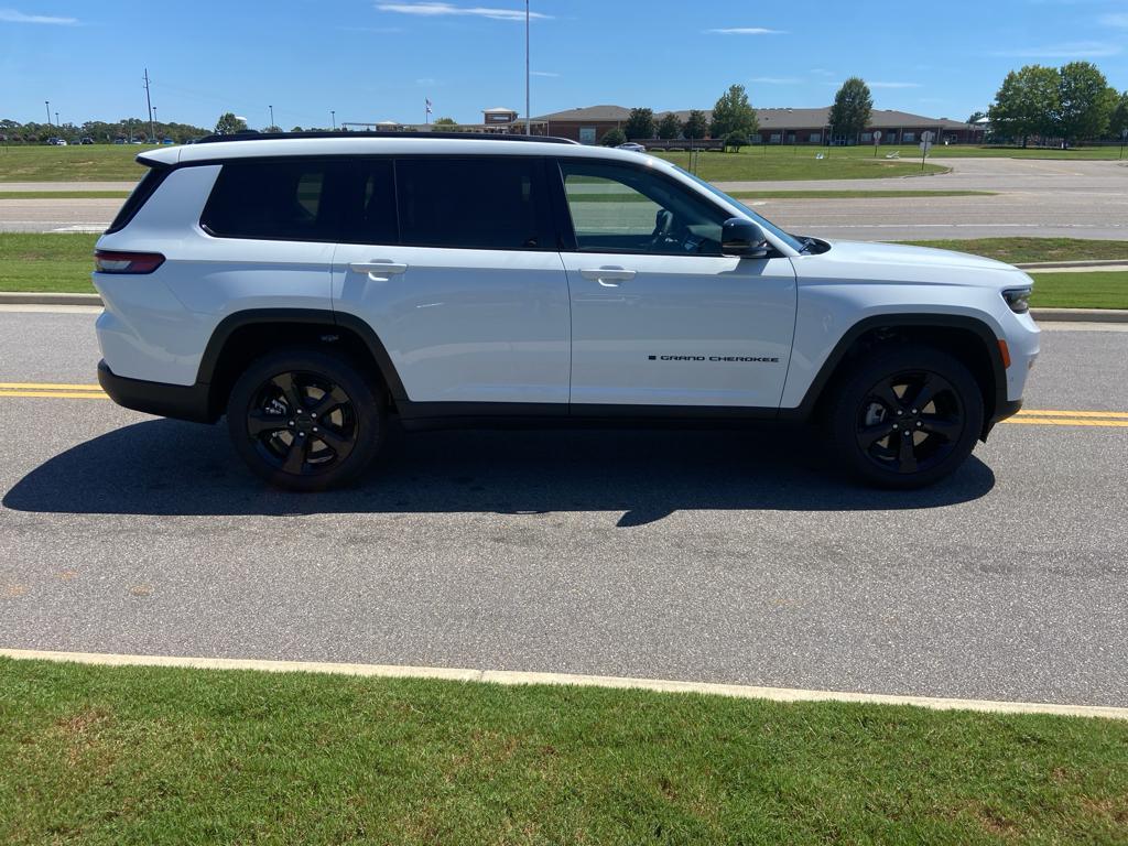 new 2025 Jeep Grand Cherokee L car, priced at $49,708
