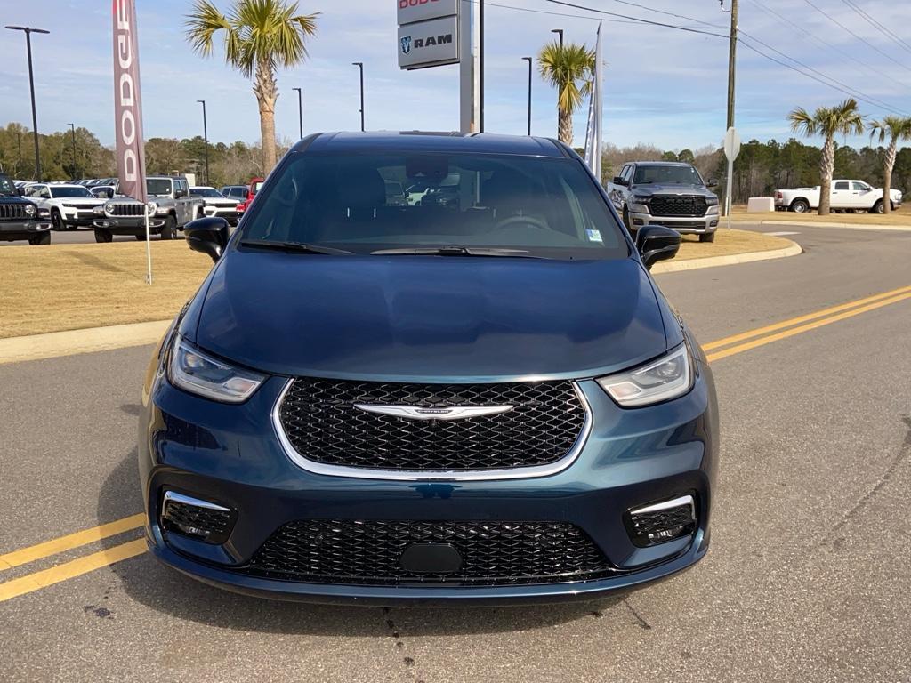 new 2025 Chrysler Pacifica car, priced at $41,772