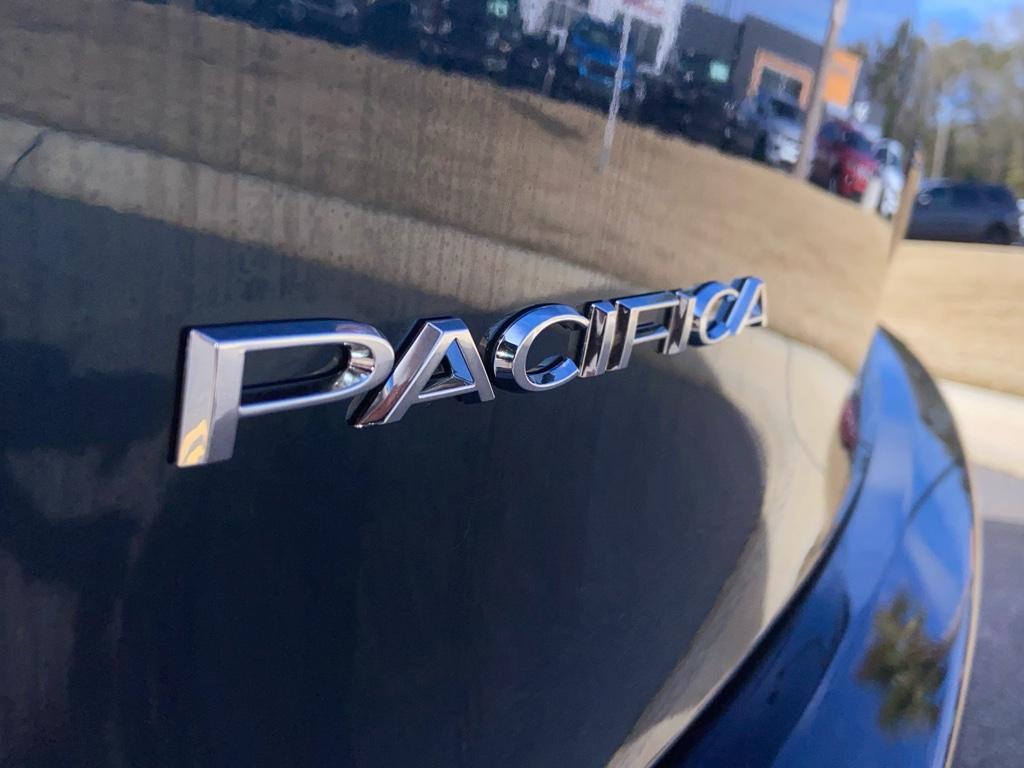 new 2025 Chrysler Pacifica car, priced at $41,772