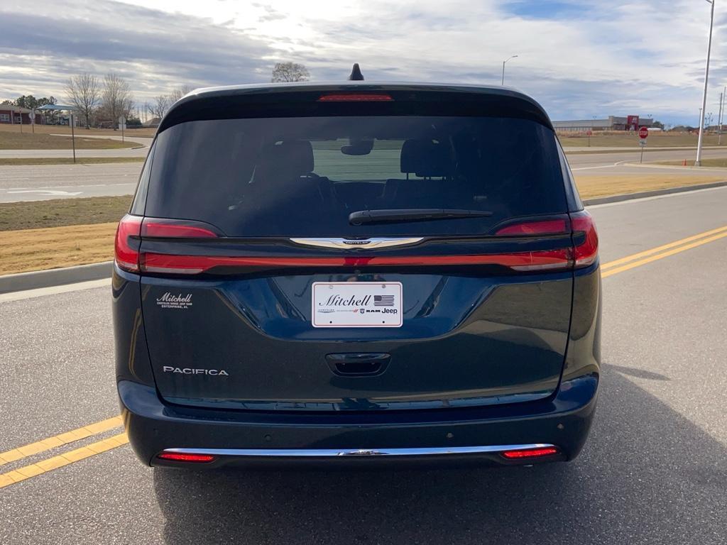 new 2025 Chrysler Pacifica car, priced at $41,772