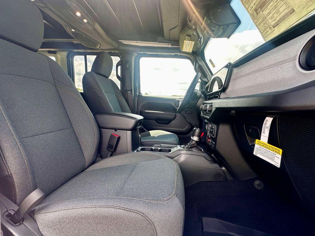 new 2025 Jeep Wrangler car, priced at $55,121