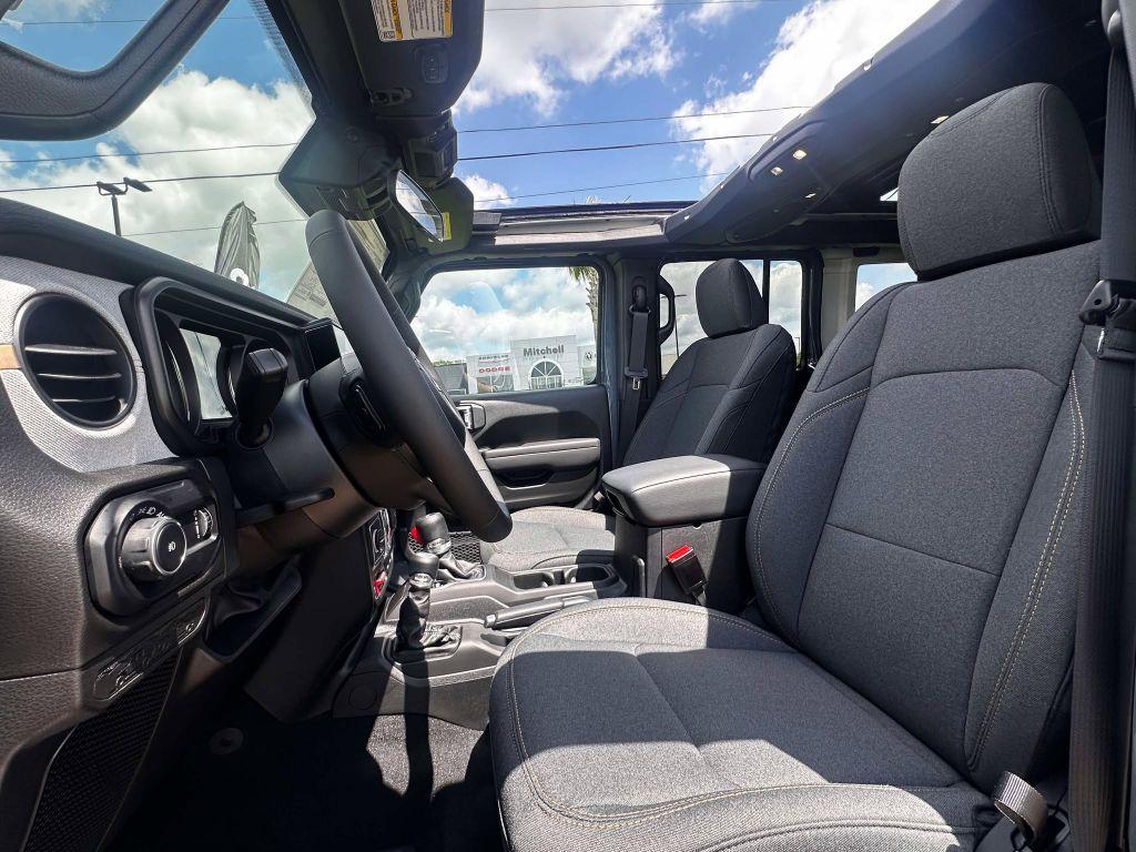 new 2025 Jeep Wrangler car, priced at $55,121