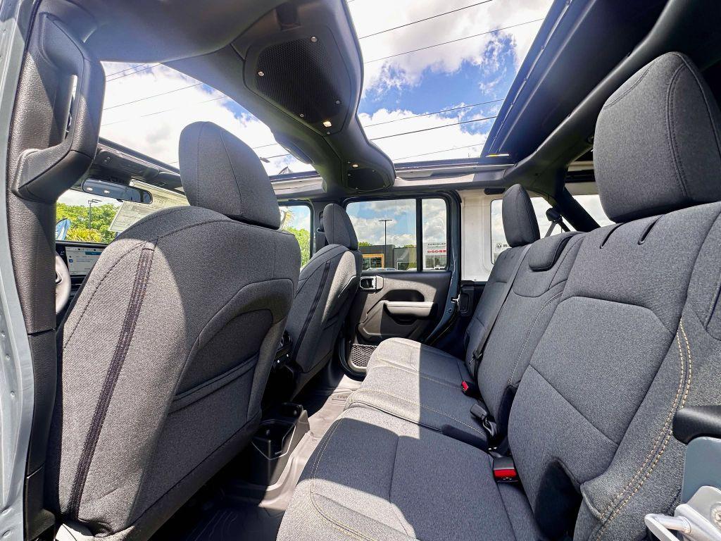 new 2025 Jeep Wrangler car, priced at $55,121