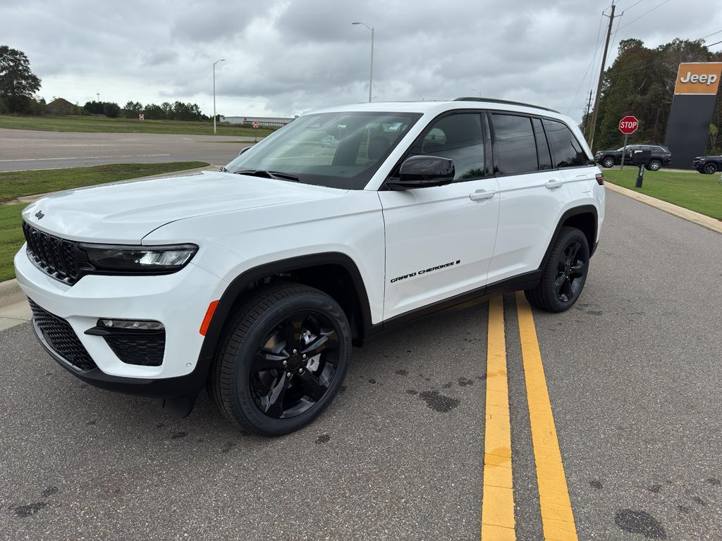 new 2025 Jeep Grand Cherokee car, priced at $51,445