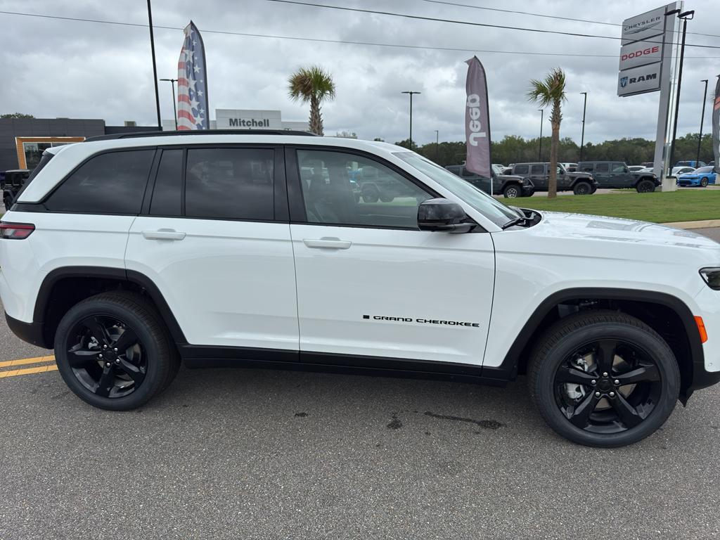 new 2025 Jeep Grand Cherokee car, priced at $51,445