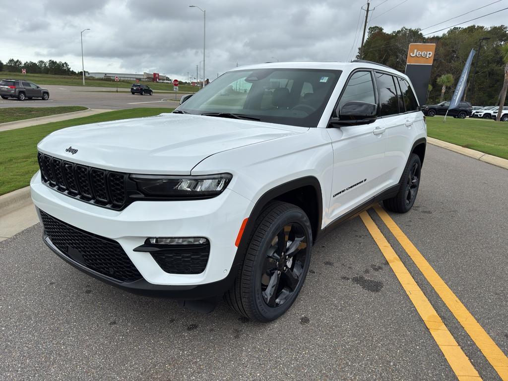 new 2025 Jeep Grand Cherokee car, priced at $51,445