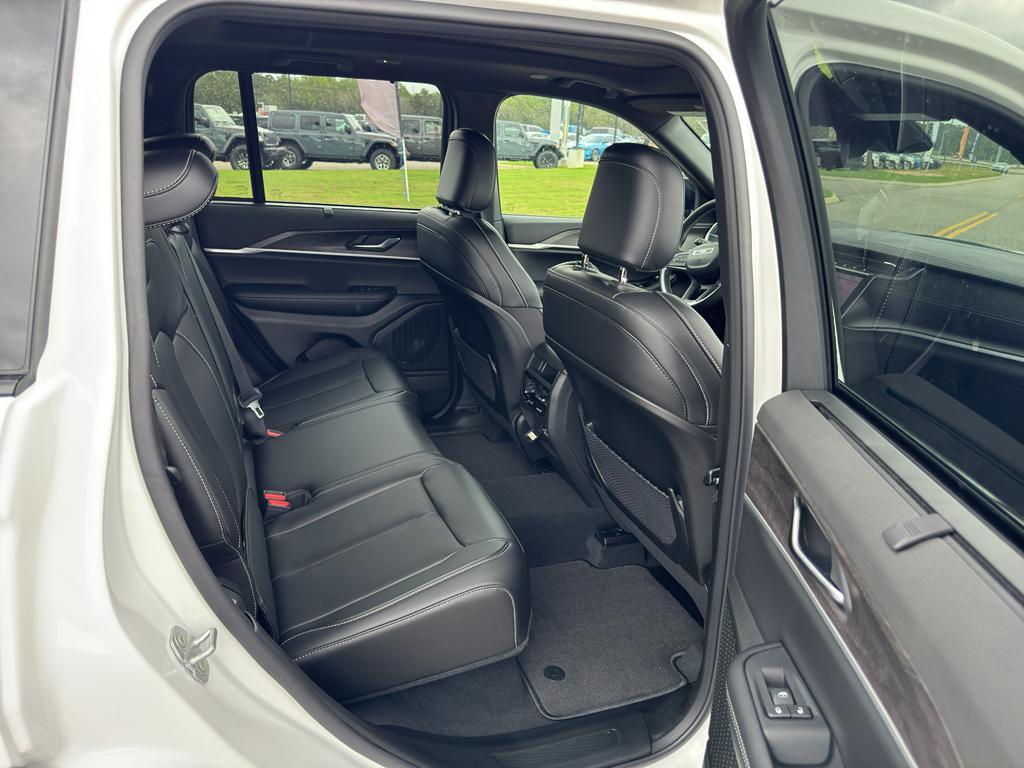 new 2025 Jeep Grand Cherokee car, priced at $51,445