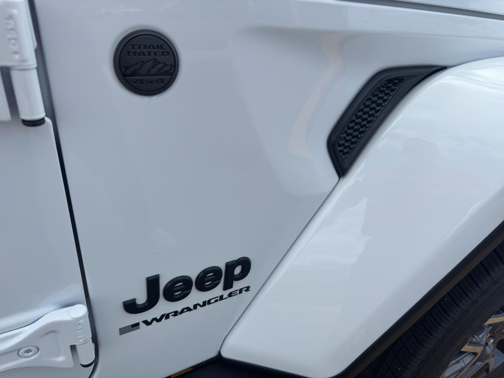 new 2025 Jeep Wrangler car, priced at $52,184