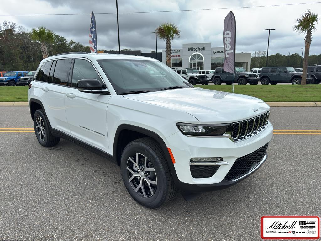new 2025 Jeep Grand Cherokee car, priced at $41,240