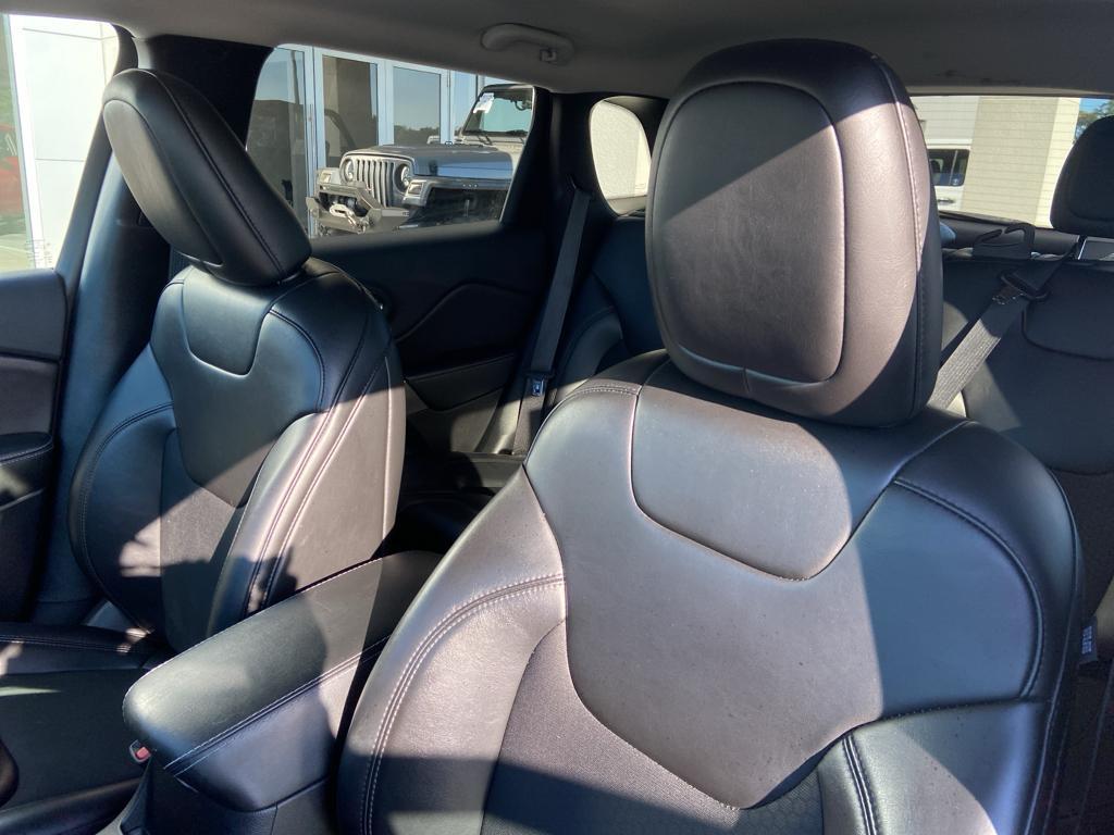 used 2020 Jeep Cherokee car, priced at $20,261