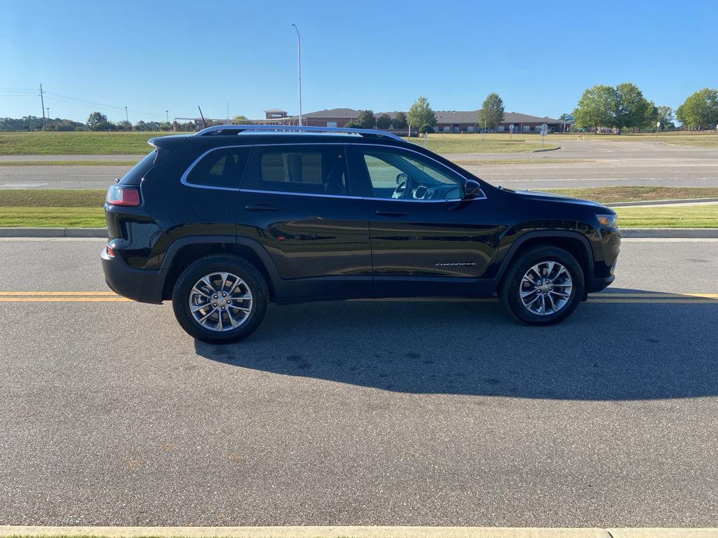 used 2020 Jeep Cherokee car, priced at $20,261