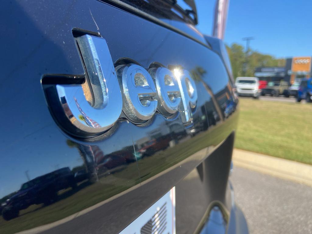 used 2020 Jeep Cherokee car, priced at $20,261