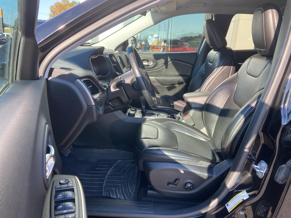 used 2020 Jeep Cherokee car, priced at $20,261