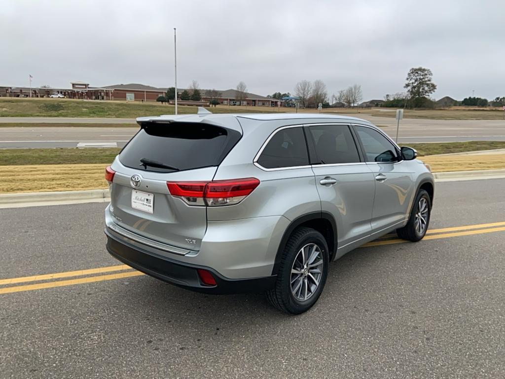 used 2018 Toyota Highlander car, priced at $24,850