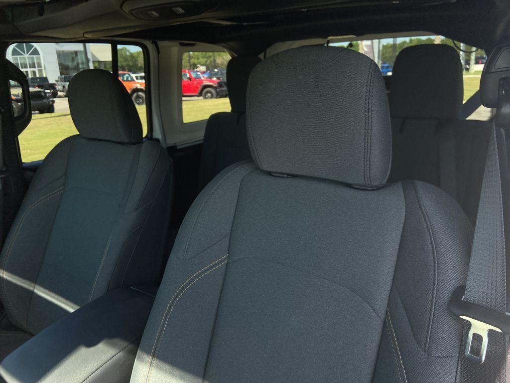 new 2025 Jeep Wrangler car, priced at $50,427