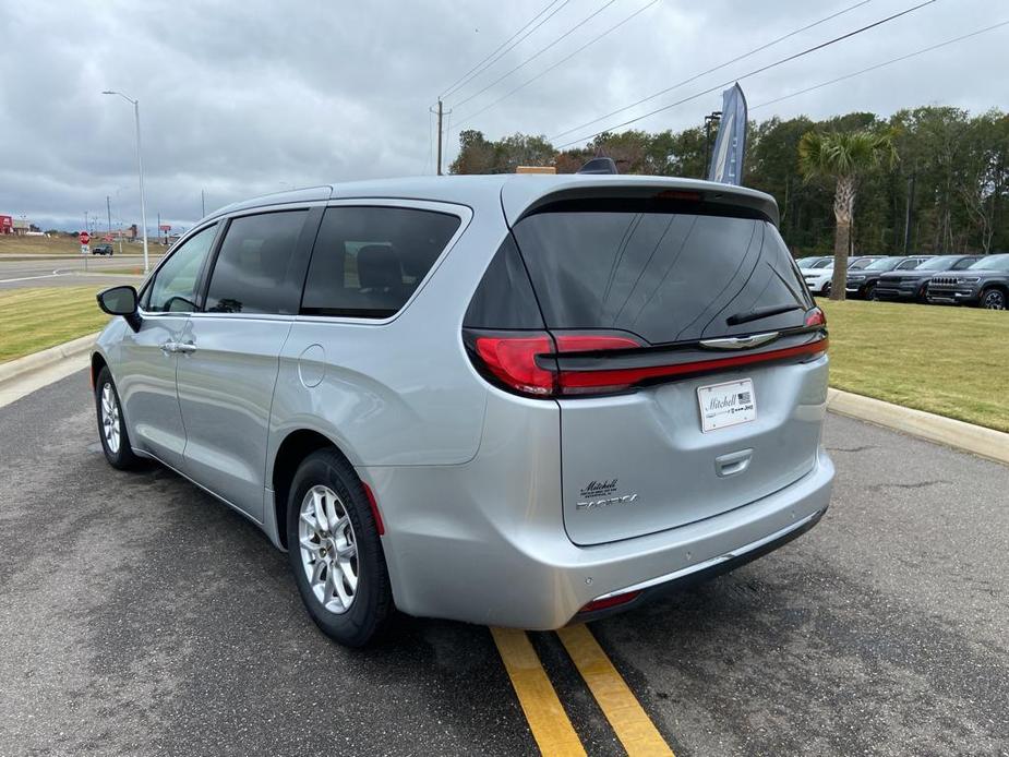 used 2024 Chrysler Pacifica car, priced at $36,612