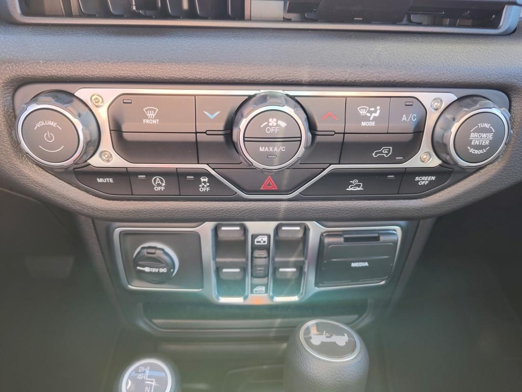 new 2026 Jeep Wrangler car, priced at $40,080