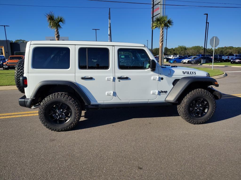 new 2025 Jeep Wrangler car, priced at $48,536