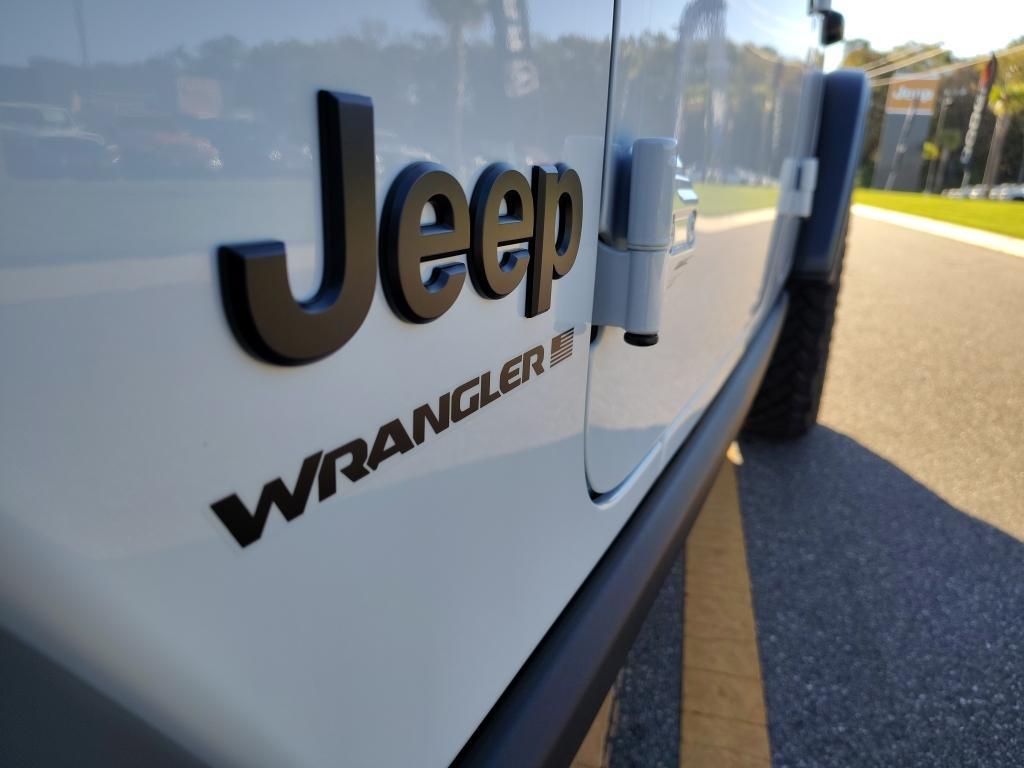 new 2025 Jeep Wrangler car, priced at $48,536