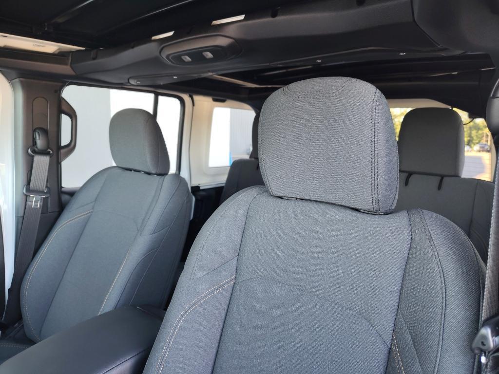 new 2025 Jeep Wrangler car, priced at $48,536