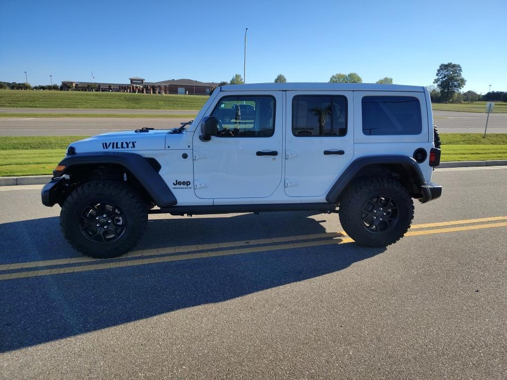 new 2025 Jeep Wrangler car, priced at $48,536