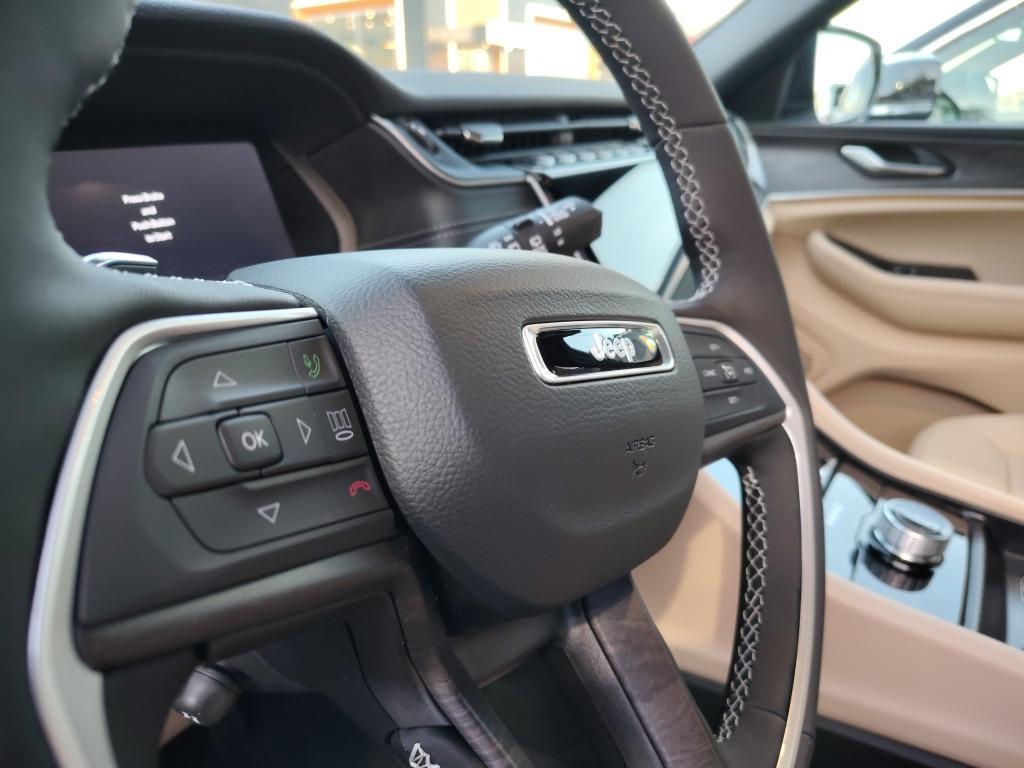 new 2025 Jeep Grand Cherokee car, priced at $47,573