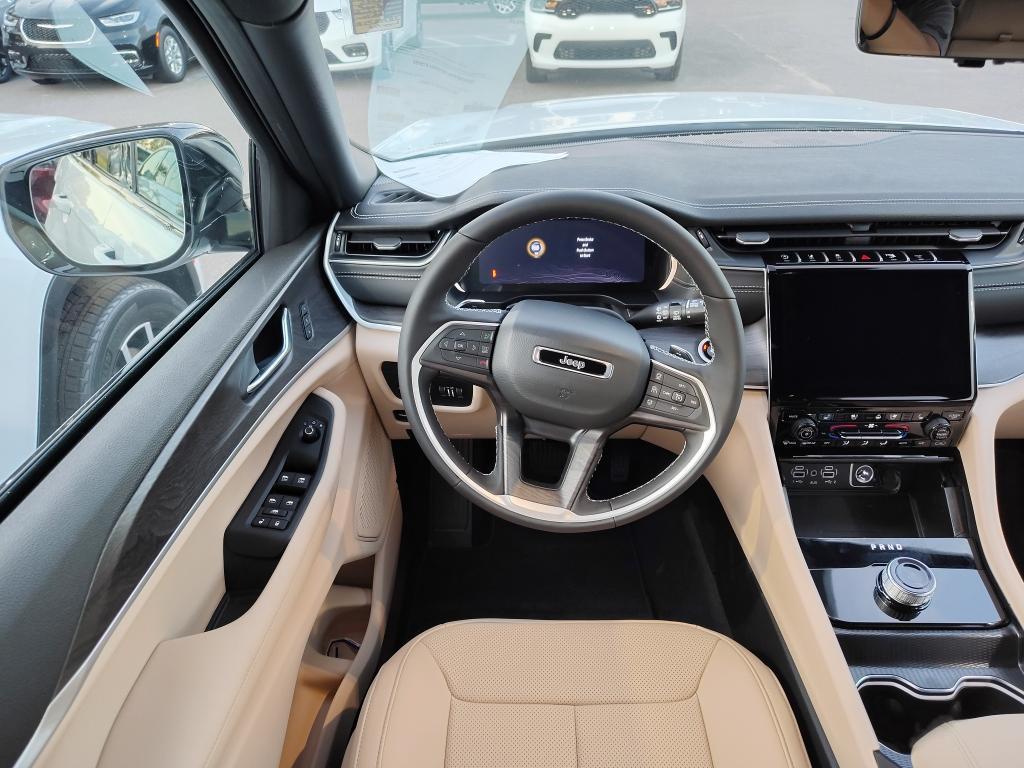 new 2025 Jeep Grand Cherokee car, priced at $47,573