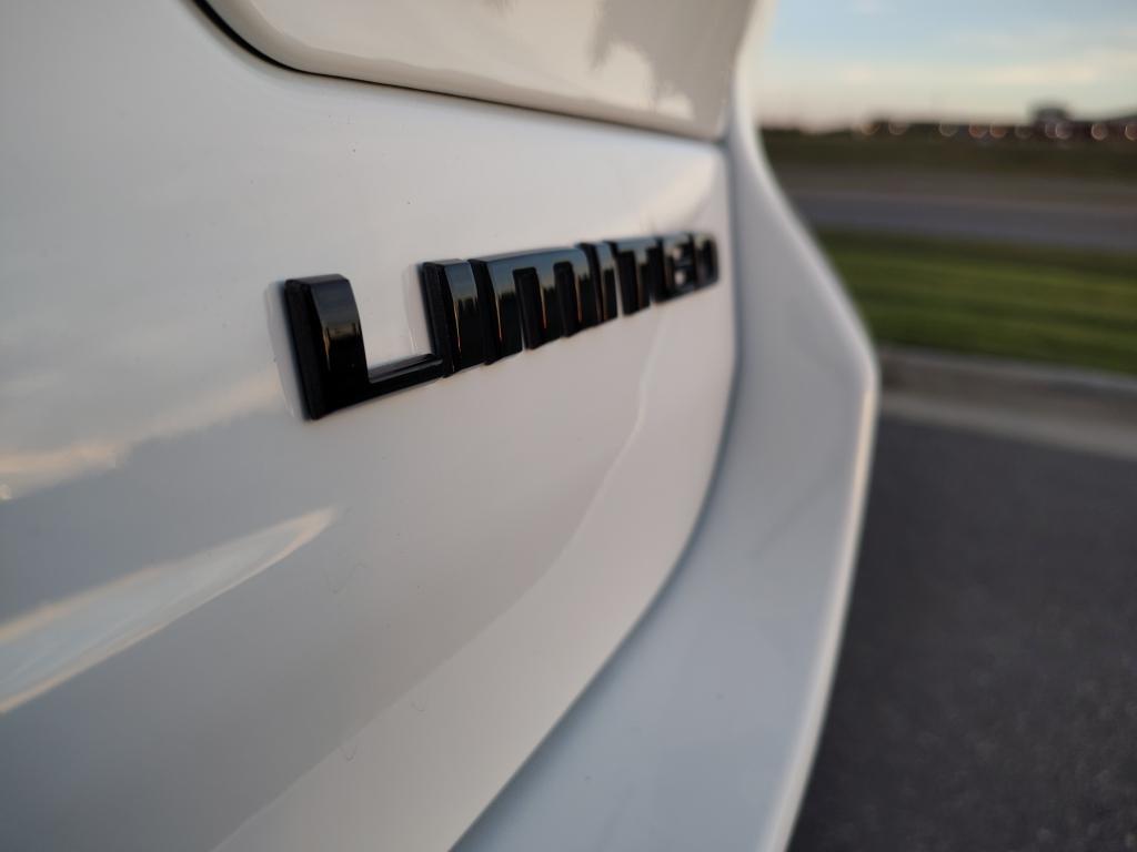 new 2025 Jeep Grand Cherokee car, priced at $47,573