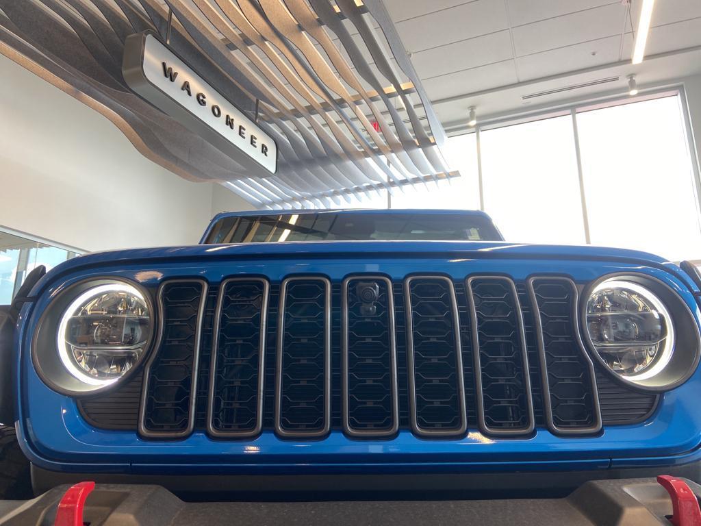 new 2024 Jeep Gladiator car, priced at $60,451