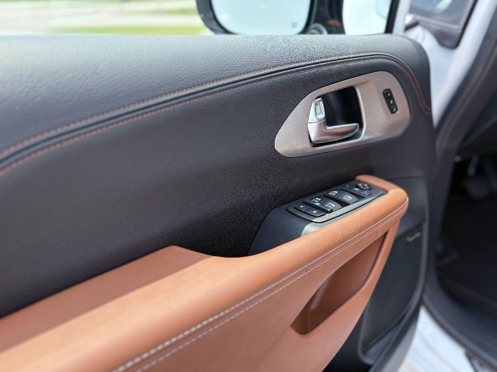 new 2025 Chrysler Pacifica Hybrid car, priced at $55,130