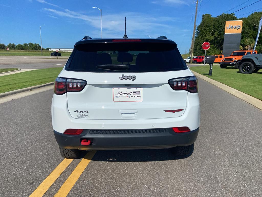 new 2025 Jeep Compass car, priced at $32,633